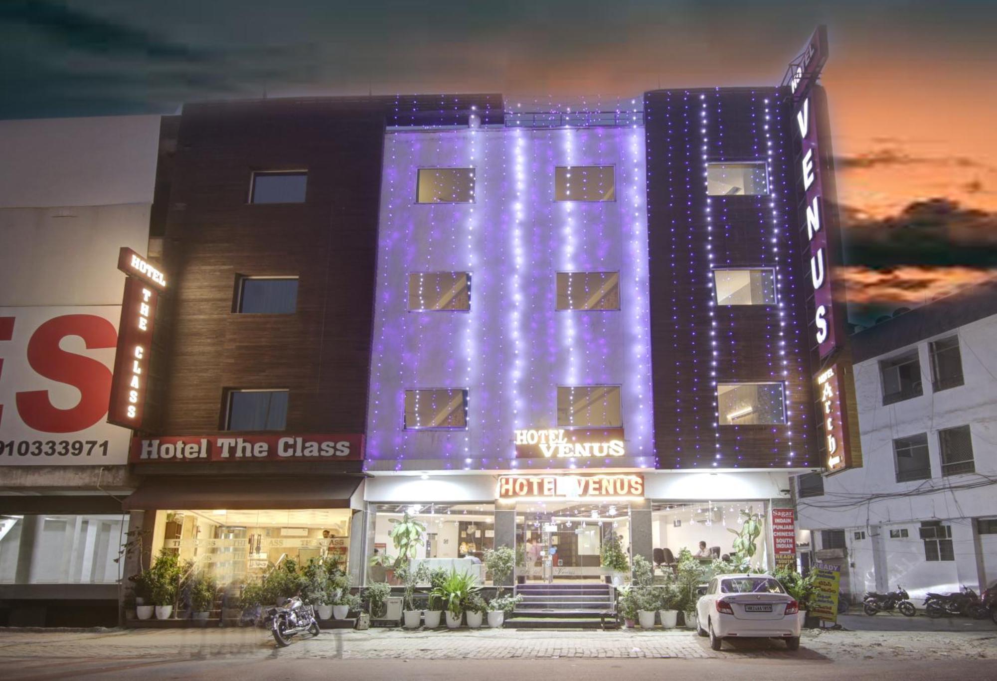 Hotel Venus Plaza New Delhi Bagian luar foto