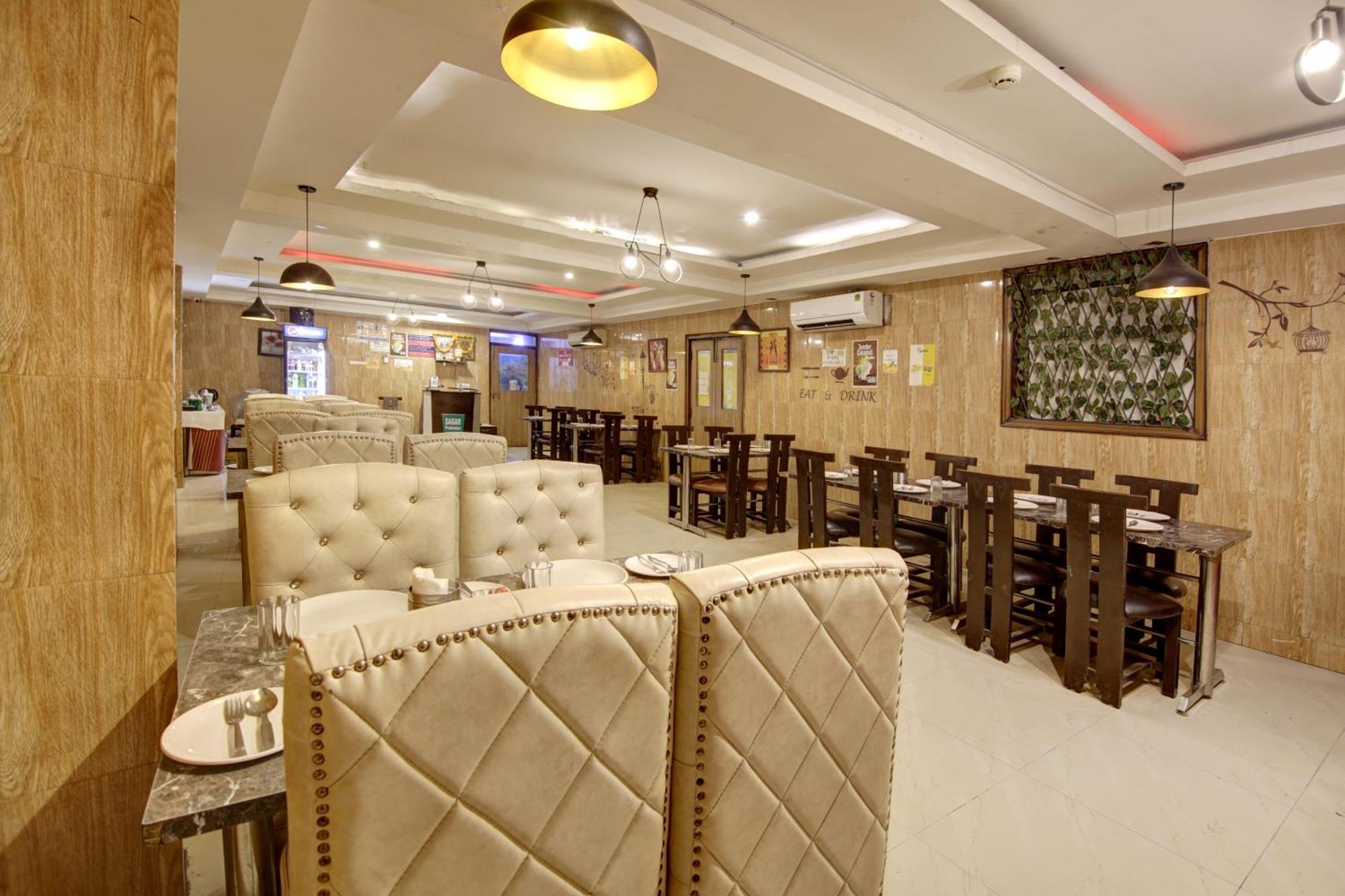 Hotel Venus Plaza New Delhi Bagian luar foto