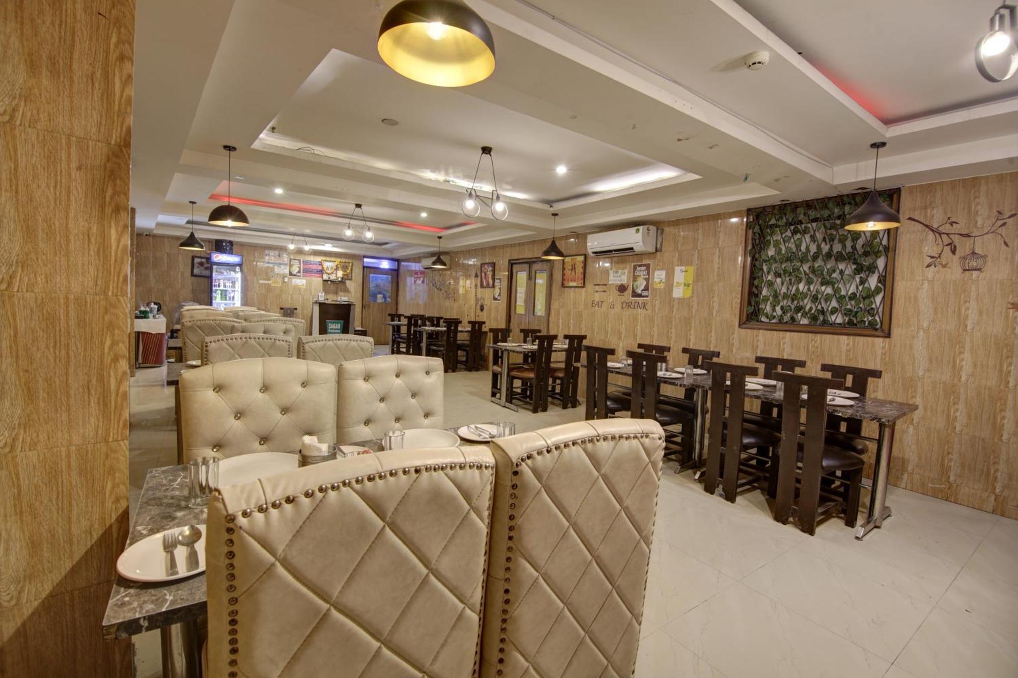 Hotel Venus Plaza New Delhi Bagian luar foto