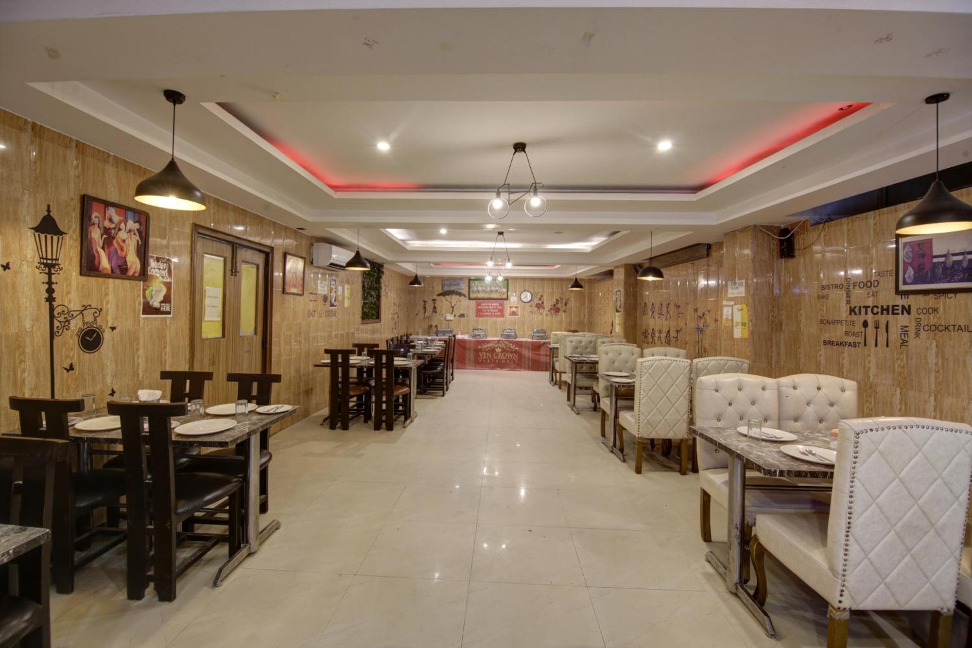 Hotel Venus Plaza New Delhi Bagian luar foto