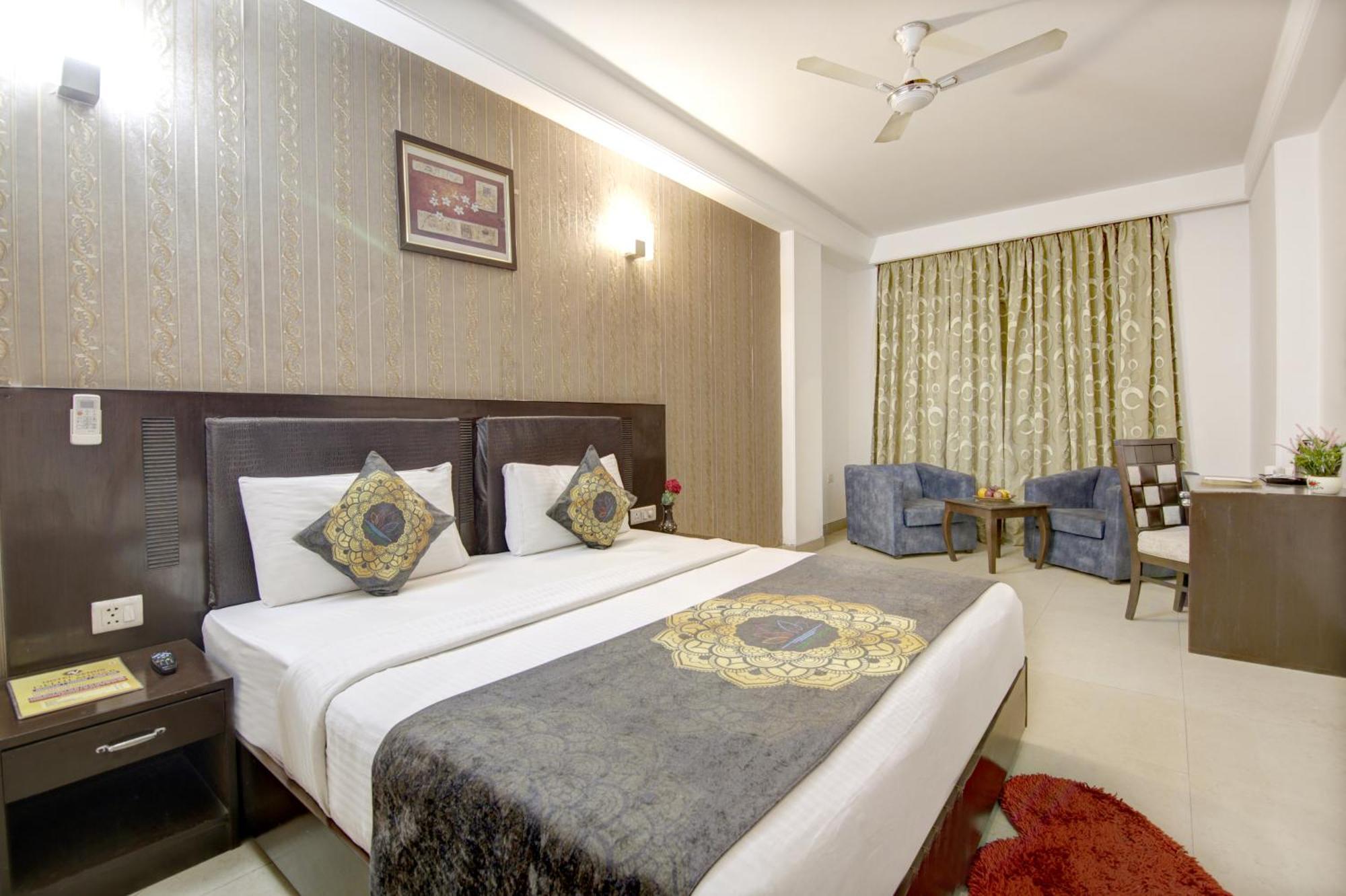 Hotel Venus Plaza New Delhi Bagian luar foto