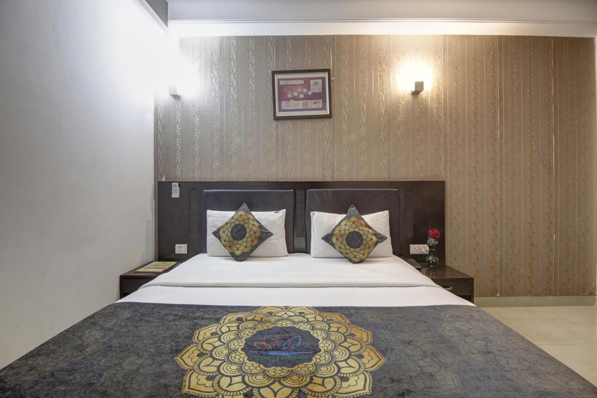 Hotel Venus Plaza New Delhi Bagian luar foto