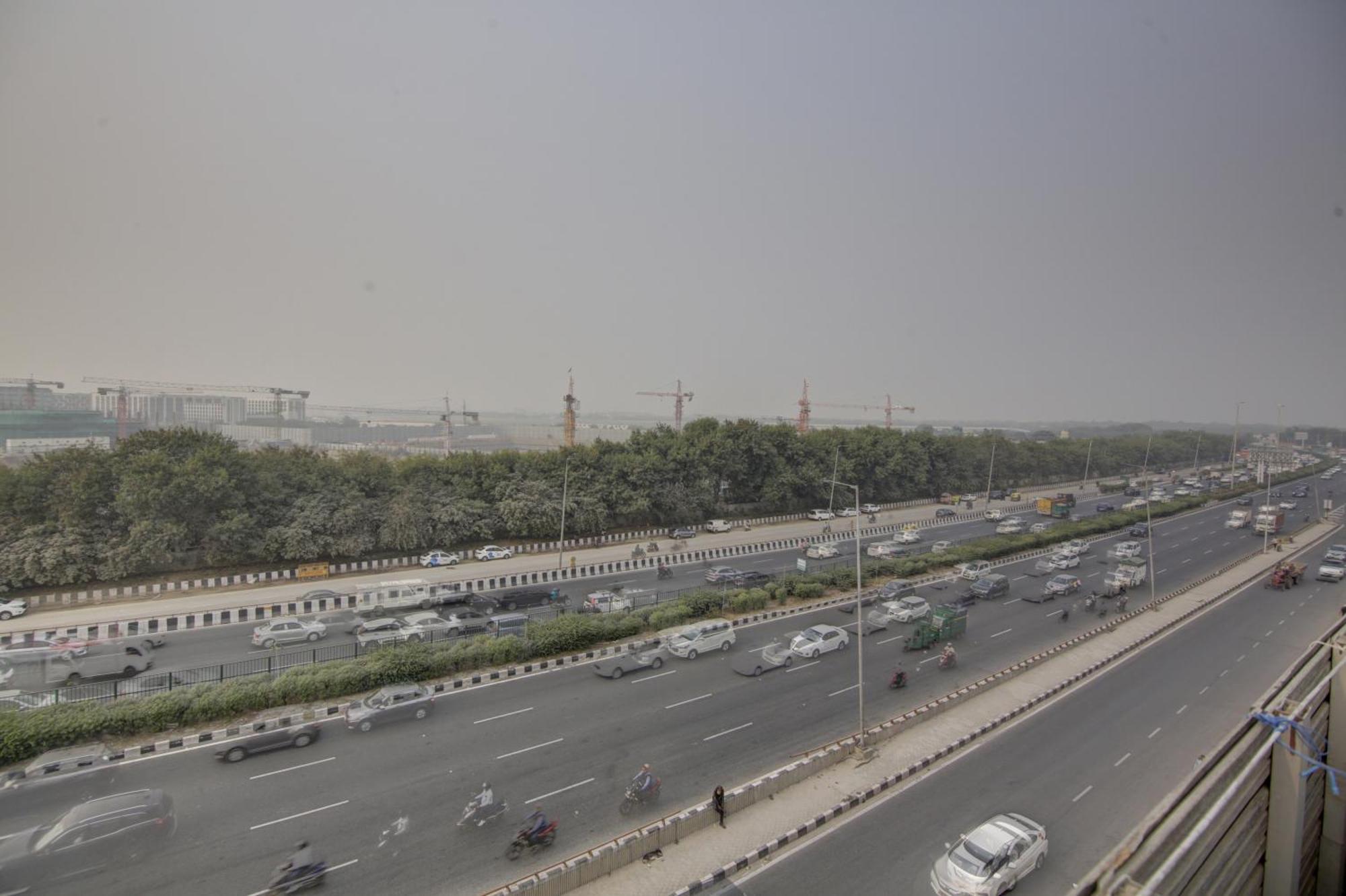 Hotel Venus Plaza New Delhi Bagian luar foto