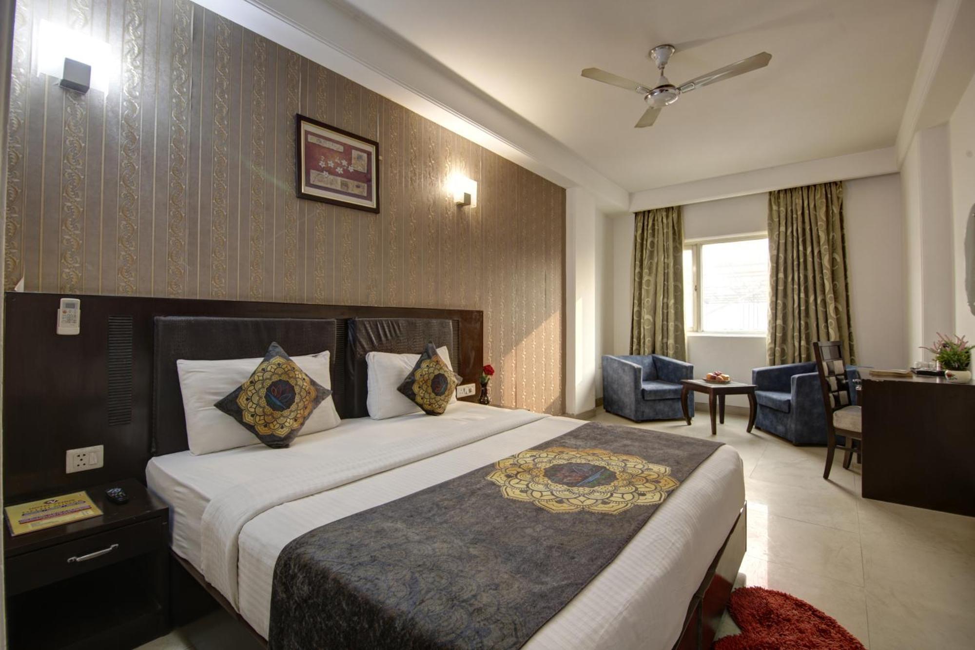 Hotel Venus Plaza New Delhi Bagian luar foto