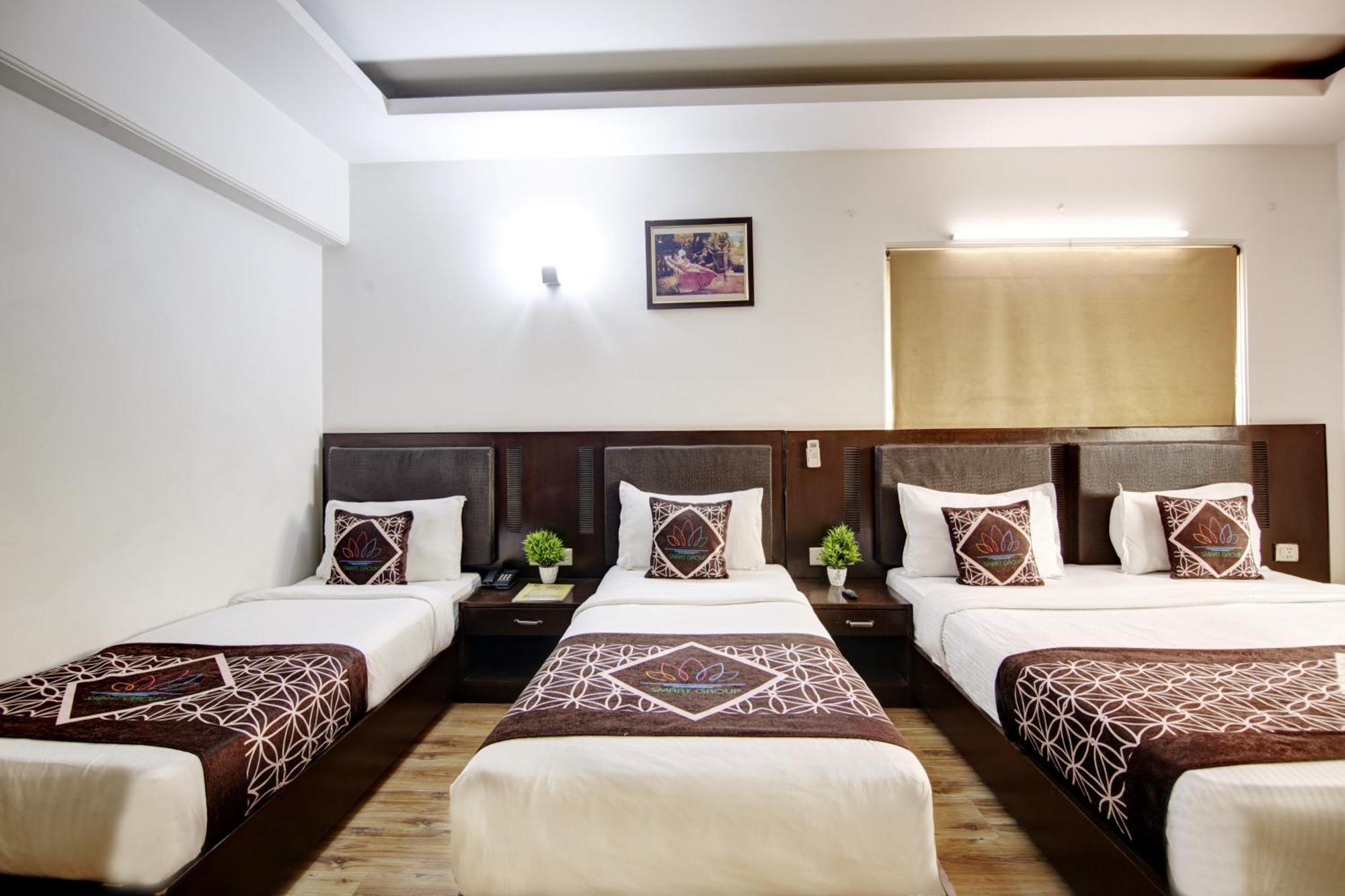 Hotel Venus Plaza New Delhi Bagian luar foto