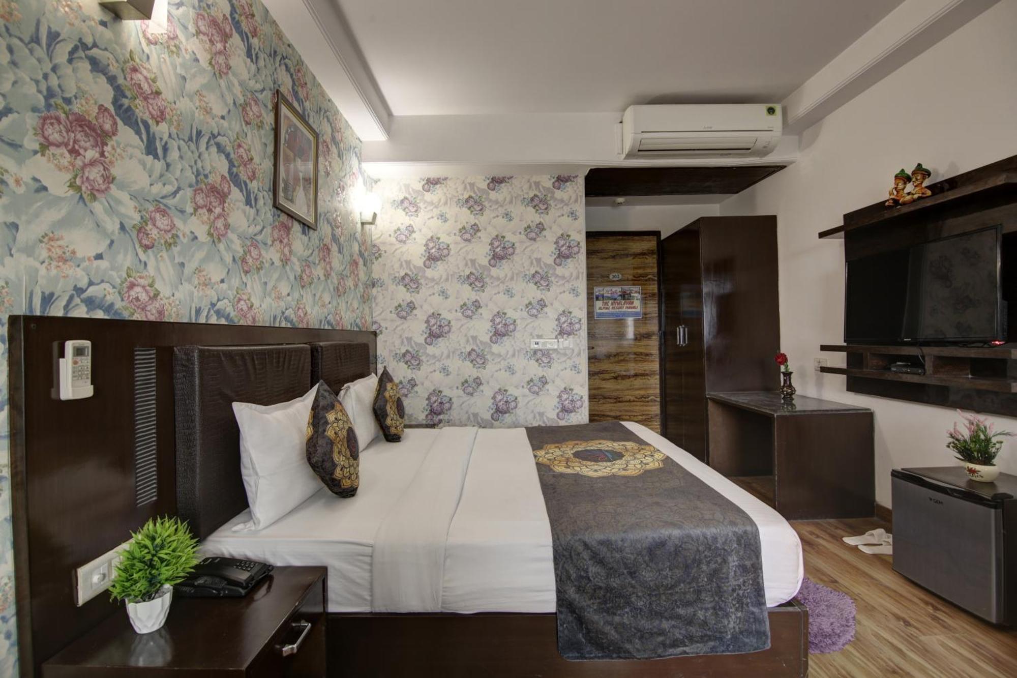 Hotel Venus Plaza New Delhi Bagian luar foto