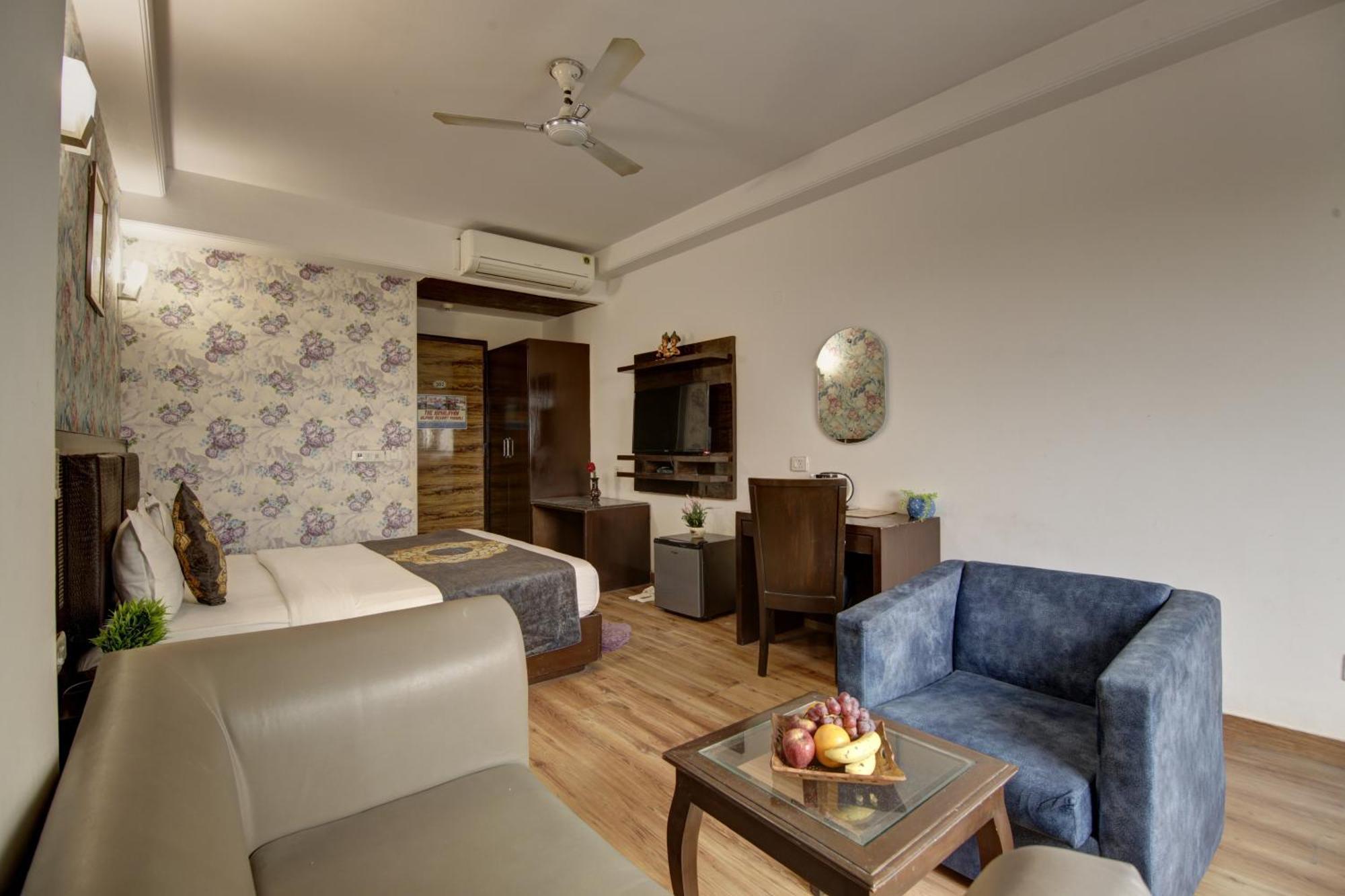 Hotel Venus Plaza New Delhi Bagian luar foto