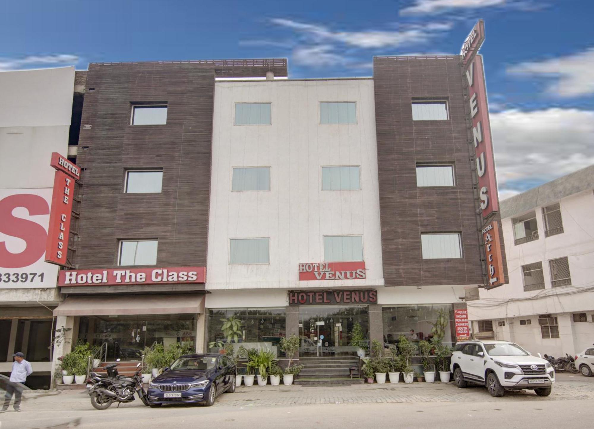 Hotel Venus Plaza New Delhi Bagian luar foto